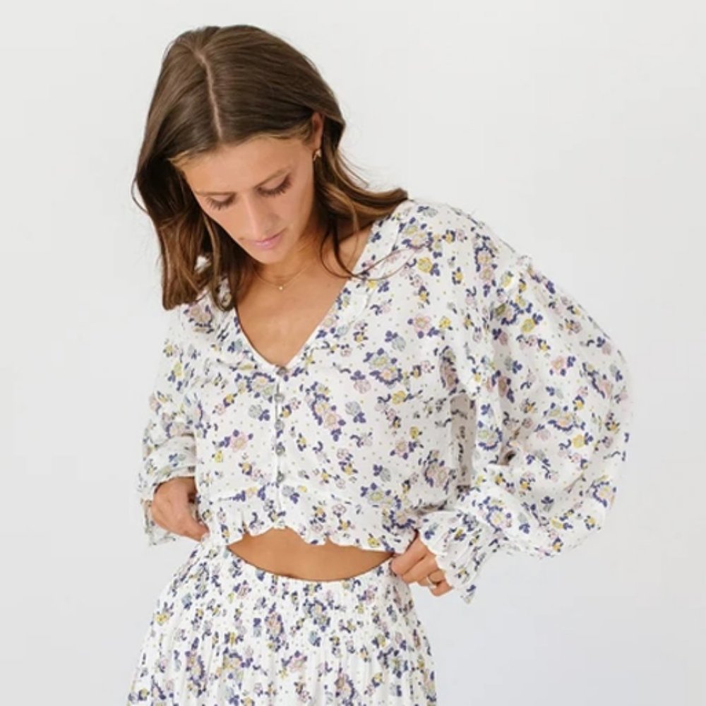 NEW Free People Secret Garden Floral Ruffle Button Front VNeck Crop Blouse Top L - Picture 6 of 12